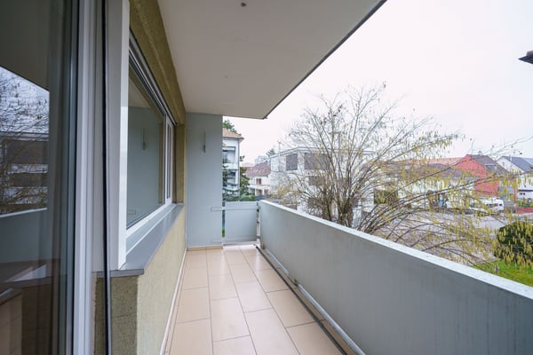 Grosszügige & sanierte 5.5-Zimmer-Wohnung mit 130 m² in Allschwil 12