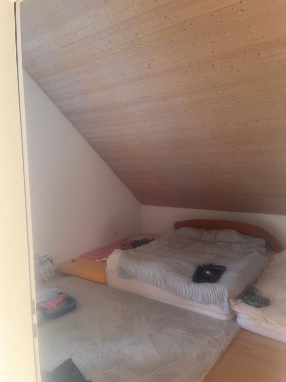Charmante 3.5-Zimmer-Dachwohnung mit Balkon in Hausen am Albis 5