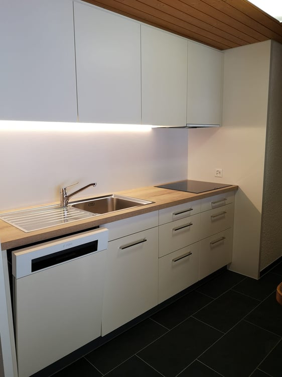 Charmante 2.5-Zimmer-Dachwohnung mit Seeblick in Berlingen 6