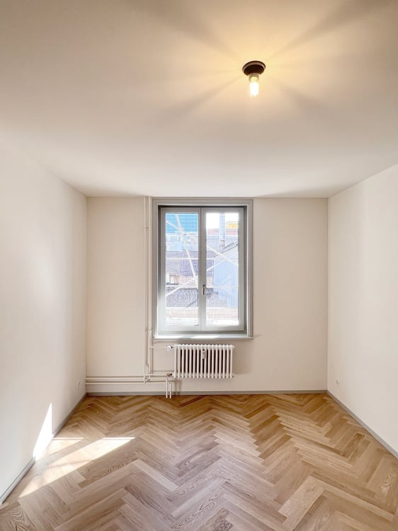 Komplett sanierte Wohnung in Altbau 2