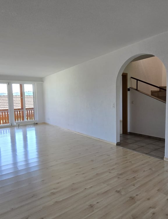 Grosszügige 5-Zimmer-Maisonette-Wohnung mit Balkon in Boningen 10