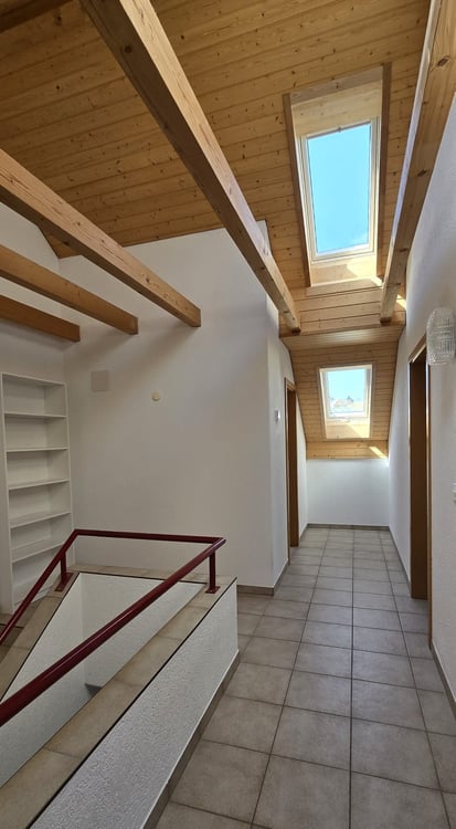 Grosszügige 5-Zimmer-Maisonette-Wohnung mit Balkon in Boningen 4