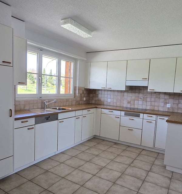 Grosszügige 5-Zimmer-Maisonette-Wohnung mit Balkon in Boningen 17