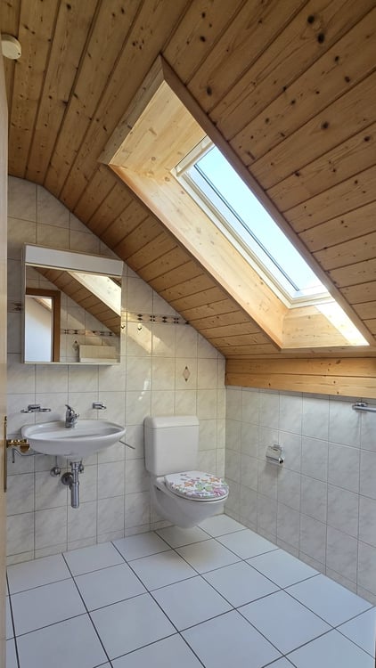 Grosszügige 5-Zimmer-Maisonette-Wohnung mit Balkon in Boningen 6