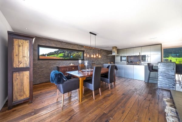 Modernes 5-Zimmer-Einfamilienhaus mit Pool und Seeblick in Greppen 8