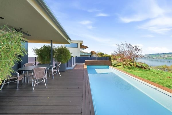 Modernes 5-Zimmer-Einfamilienhaus mit Pool und Seeblick in Greppen 15