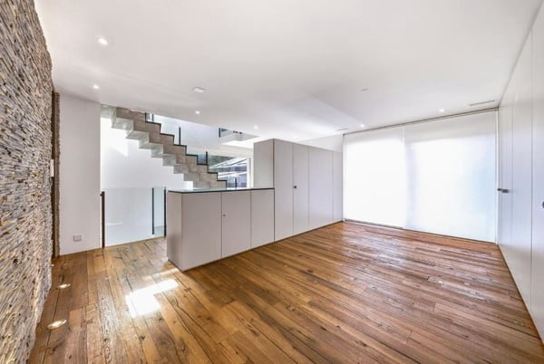 Modernes 5-Zimmer-Einfamilienhaus mit Pool und Seeblick in Greppen 5