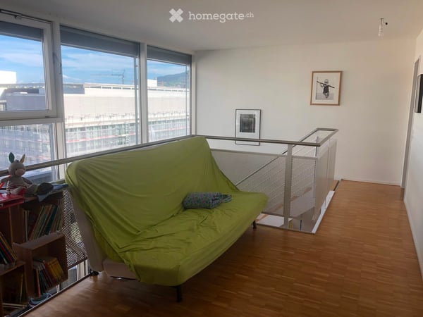 sehr helle und grosszügige 3.5-Zimmer-Maisonette-Wohnung im 6.OG 4