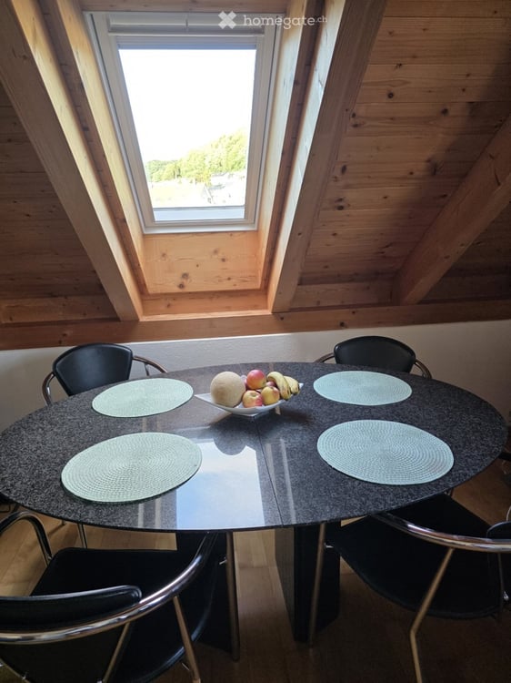 2.5-Zimmer-Dachwohnung mit herrlicher Aussicht in Bachenbülach 5