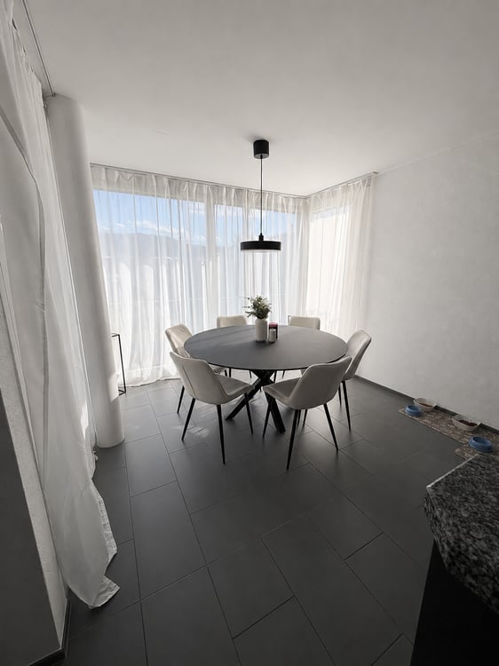 3.5-Zimmer-Wohnung (96 m²) mit 2 Bädern, Waschturm und 2 Parkplätzen in Unterägeri 4