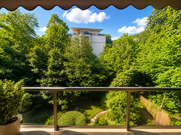 Magnifique 5.5 pièces traversant avec vue verdure et piscine – Florissant Apartment in Genève 13