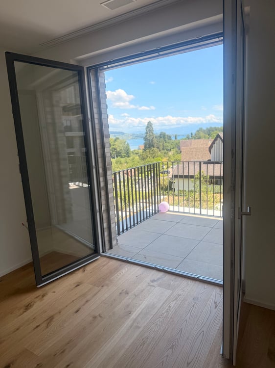 Brand New 2.5-Room Apartment with Stunning Lake View and 13.5 m² Loggia in Au, Wädenswil 7