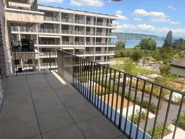 Brand New 2.5-Room Apartment with Stunning Lake View and 13.5 m² Loggia in Au, Wädenswil 2