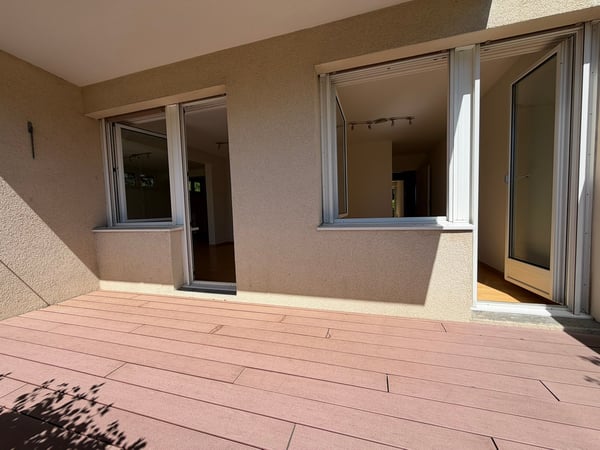 2.5 Zimmer mit Terrasse inklusive 1 Aussen- und 1 Garagenparkplatz nähe Uni/ETH/USZ Zentrum Zürich 3