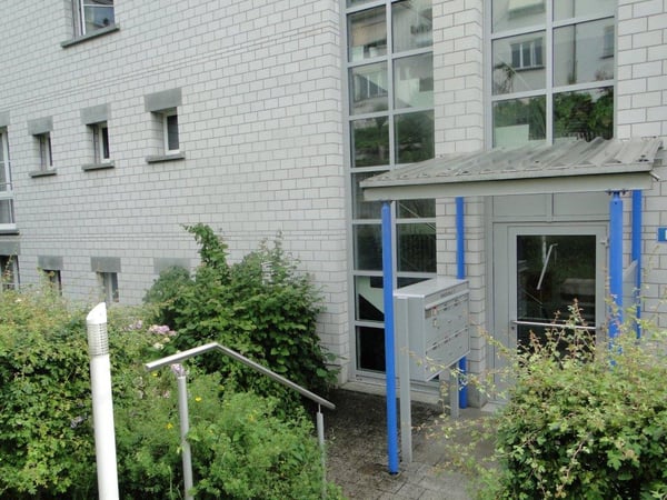 Charmante 2.5-Zimmer-Wohnung mit Balkon in Zürich-Höngg 3