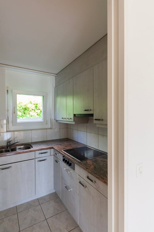 Charmante 2.5-Zimmer-Wohnung mit Balkon in Zürich-Höngg 8