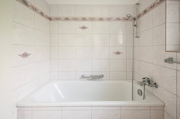 Charmante 2.5-Zimmer-Wohnung mit Balkon in Zürich-Höngg 11