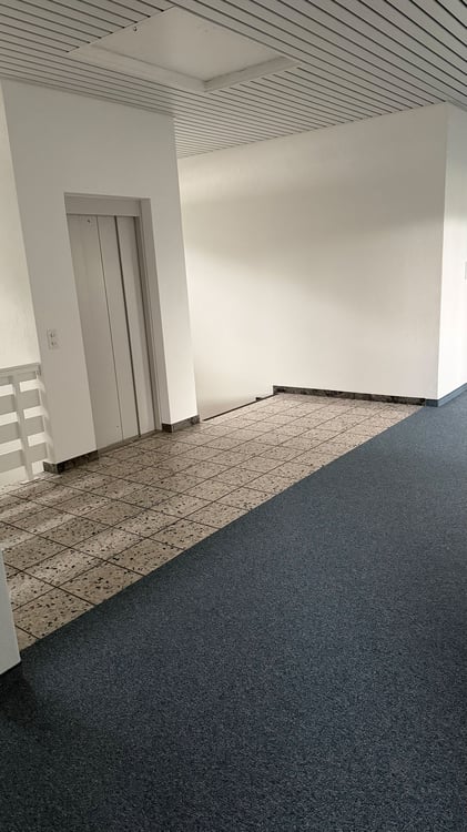 Helles Büro im 3. Obergeschoss in Rotkreuz – sofort verfügbar! 3