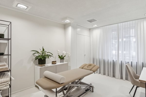 Praxis-/ Therapie Raum – Für Ärzte, Therapeuten und Coaches - Zentral am Stauffacher Zürich 3