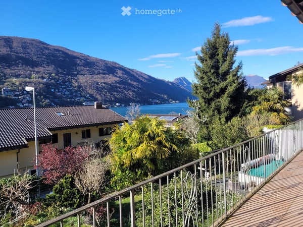 Gepflegtes 4.5 Zi. Einfamiliehaus mit herrlicher Seesicht und Aussenschwimmbad 4