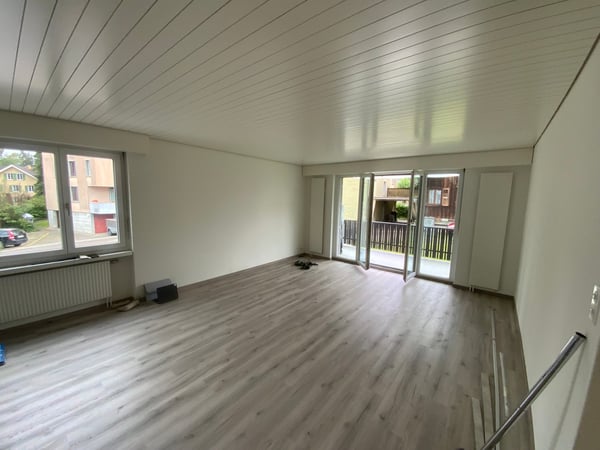 Erstbezug nach Totalrenovation helle 5.5 Zimmer Wohnung Top Lage. Per sofort oder nach Vereinbarung. 10