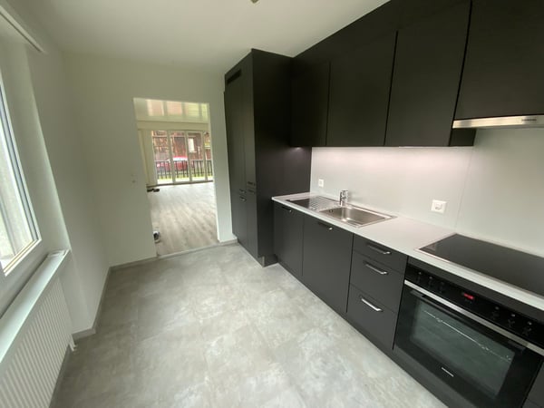 Erstbezug nach Totalrenovation helle 5.5 Zimmer Wohnung Top Lage. Per sofort oder nach Vereinbarung. 8