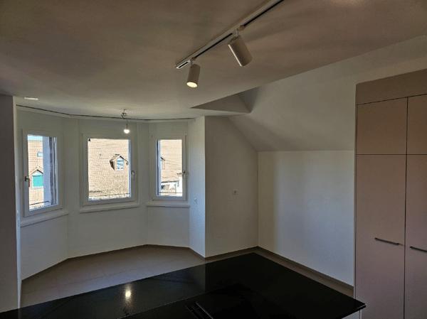 ERSTVERMIETUNG: GROSSZÜGIGE 4.5-ZIMMER-MAISONETTE IN RÜMLANG 8