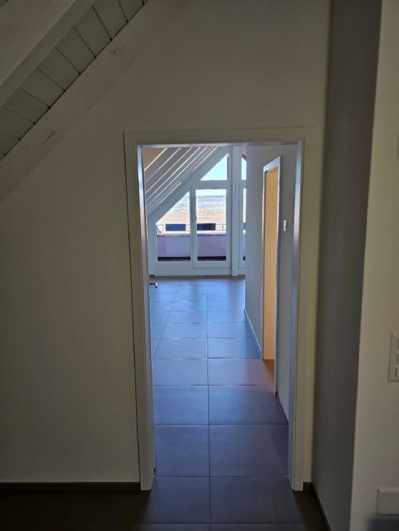 ERSTVERMIETUNG: GROSSZÜGIGE 4.5-ZIMMER-MAISONETTE IN RÜMLANG 5