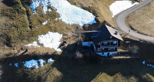 Freistehendes 4.5-Zimmer-Toggenburgerhaus in ruhiger Berglage mit traumhafter Aussicht 2