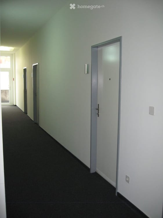 zentral gelegenes, helles Einzelbüro 5