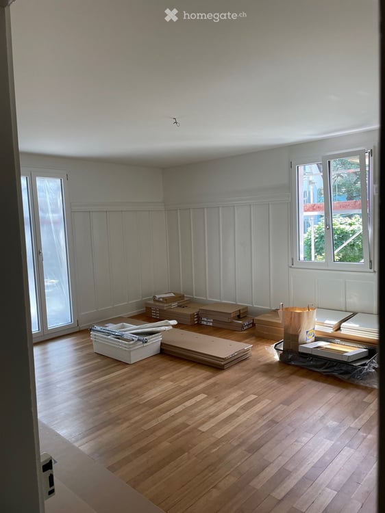 Charmante 4.5-Zimmer-Altbauwohnung mit 2 Balkonen in Altdorf UR 2