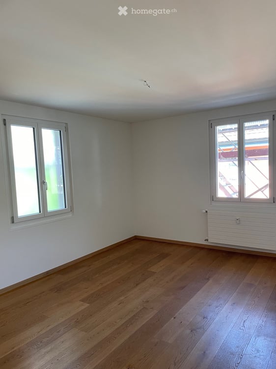 Charmante 4.5-Zimmer-Altbauwohnung mit 2 Balkonen in Altdorf UR 4