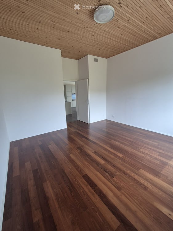 Grosszügige 3.5-Zimmerwohnung im Eigentumsstandard (ca. 110m2) mit Nebenräumen (35 m2) 9