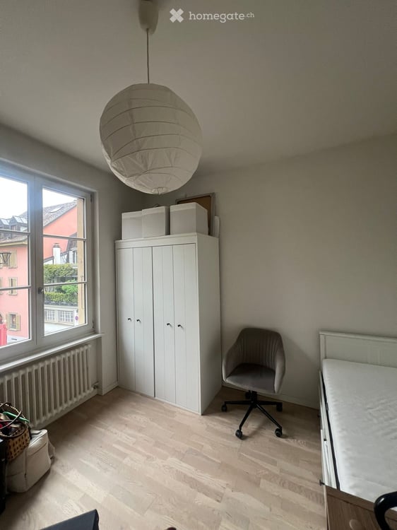 Charming 4-Room Apartment with Balcony in the Heart of Nyon 5
