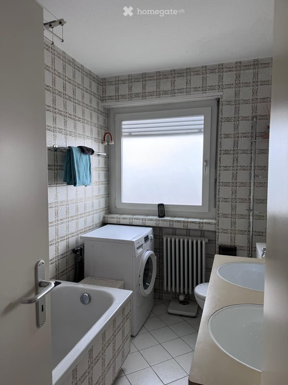 Gemütliche 3.5-Zimmer-Wohnung mit Balkon in Seebach, Zürich 9