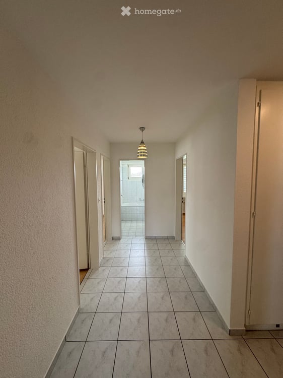 Geräumige 5.5-Zimmer-Wohnung in Nürensdorf 4