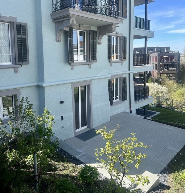 Frisch renovierte 2.5-Zimmerwohnung mit eigener Terrasse & Gartensitzplatz 9