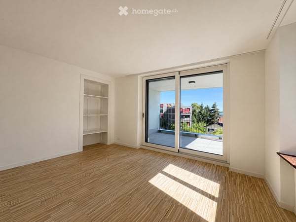 Frisch renovierte 2.5-Zimmerwohnung mit eigener Terrasse & Gartensitzplatz 4