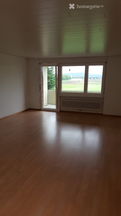 3.5-Zimmer-Wohnung mit Lift & Balkon in ruhiger Lage in Fislisbach 2
