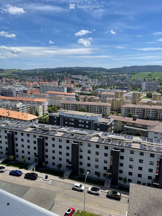 Appartement lumineux avec balcon et belle vue au 9ème étage – La Chaux-de-Fonds 1
