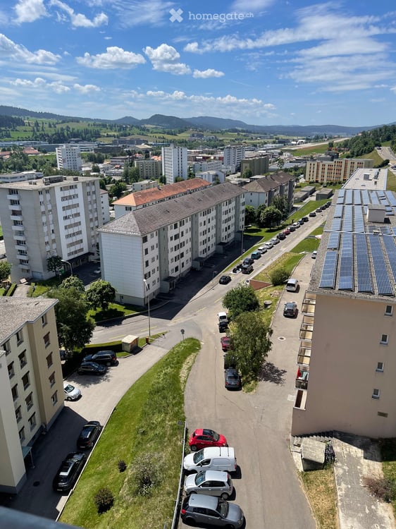 Appartement lumineux avec balcon et belle vue au 9ème étage – La Chaux-de-Fonds 2