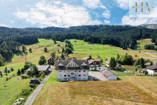 Sehr sonnige Familien-Wohnung mit gedecktem Balkon in Wildhaus 6