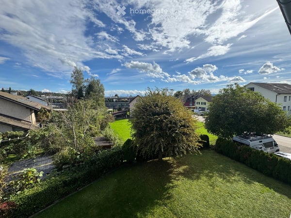 Helle 3-Zimmer-Wohnung mit Balkon und sehr schöner Aussicht in Bassersdorf 1