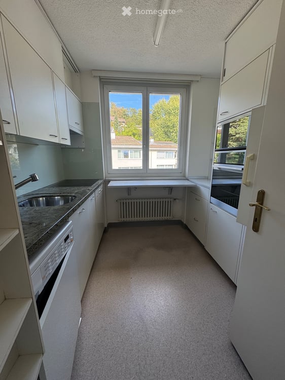 Helle 3-Zimmer-Wohnung mit Balkon und sehr schöner Aussicht in Bassersdorf 4