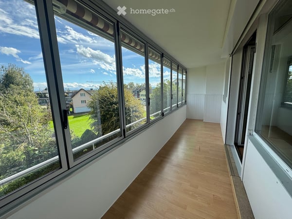 Helle 3-Zimmer-Wohnung mit Balkon und sehr schöner Aussicht in Bassersdorf 3