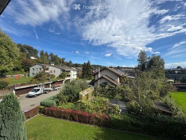 Helle 3-Zimmer-Wohnung mit Balkon und sehr schöner Aussicht in Bassersdorf 2