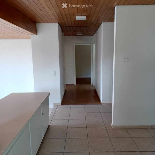 Traumhafte 3.5 Zimmer-Wohnung in freistehendem Zweifamilienhaus mit Aussicht und Garten in 8903 (ZH) 4
