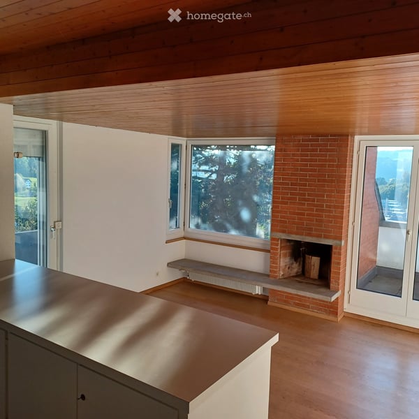 Traumhafte 3.5 Zimmer-Wohnung in freistehendem Zweifamilienhaus mit Aussicht und Garten in 8903 (ZH) 2