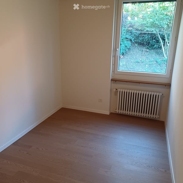 Traumhafte 3.5 Zimmer-Wohnung in freistehendem Zweifamilienhaus mit Aussicht und Garten in 8903 (ZH) 8