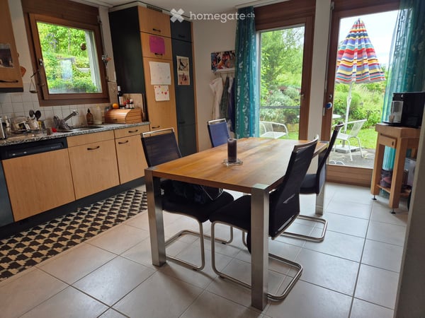 Charmantes 5.5-Zimmer-Reihenhaus in Grossaffoltern – Ruhige Lage mit schöner Aussicht 3